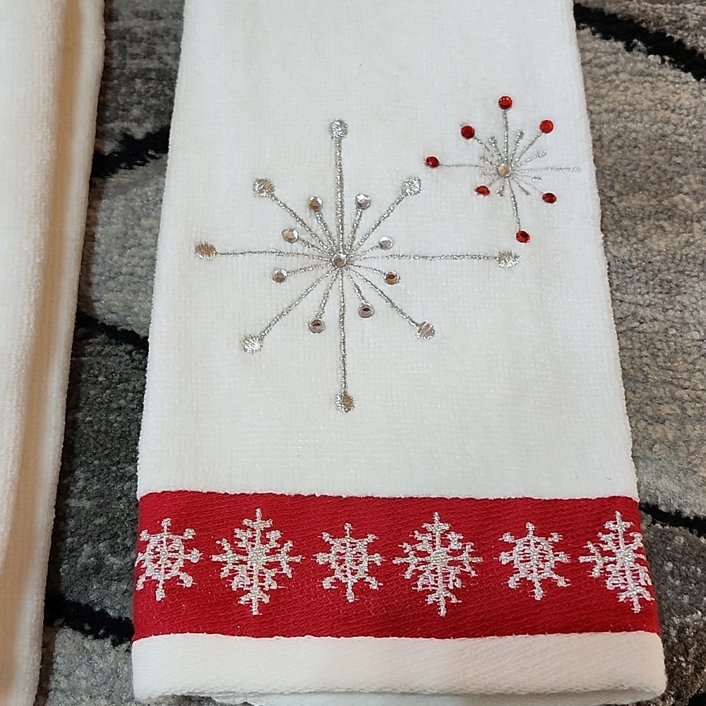WISH FOR JOY EMBROIDERED RHINESTONES SNOWFLAKES 2-PC DISPLAY TOWEL SET - Picture 5 of 12